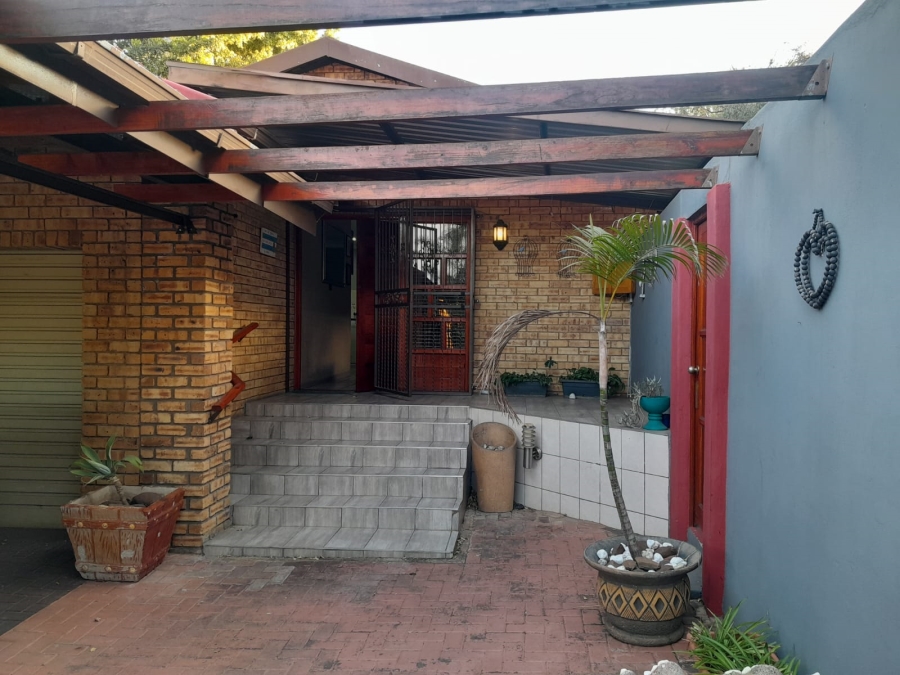 3 Bedroom Property for Sale in Geelhoutpark North West